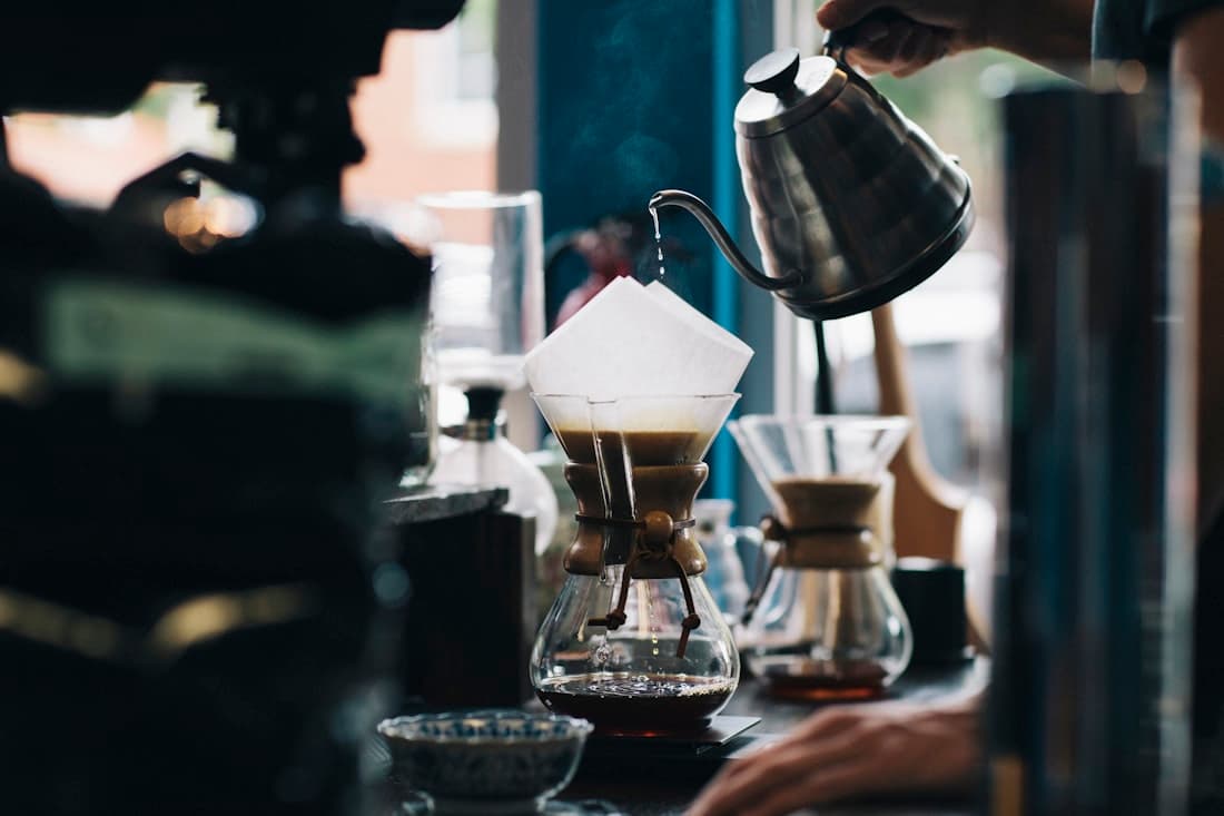 Chemex ile demlenen filtre kahve